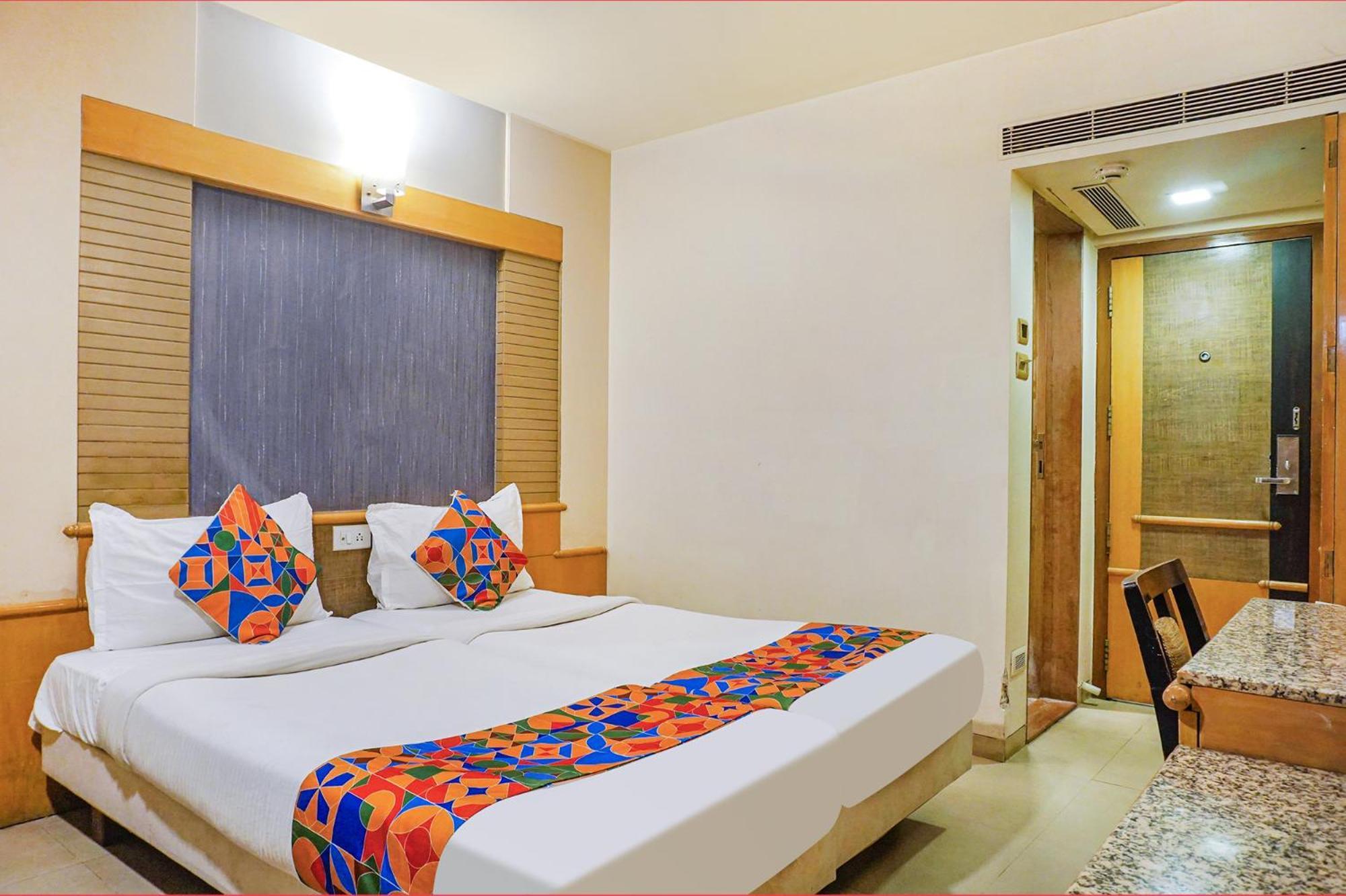 Fabhotel Prime Deccan 8 Pune Eksteriør billede